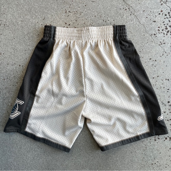 Los Angeles Lakers Mitchell & Ness NBA Astro Men’s Swingman Shorts NWT - Picture 2 of 5